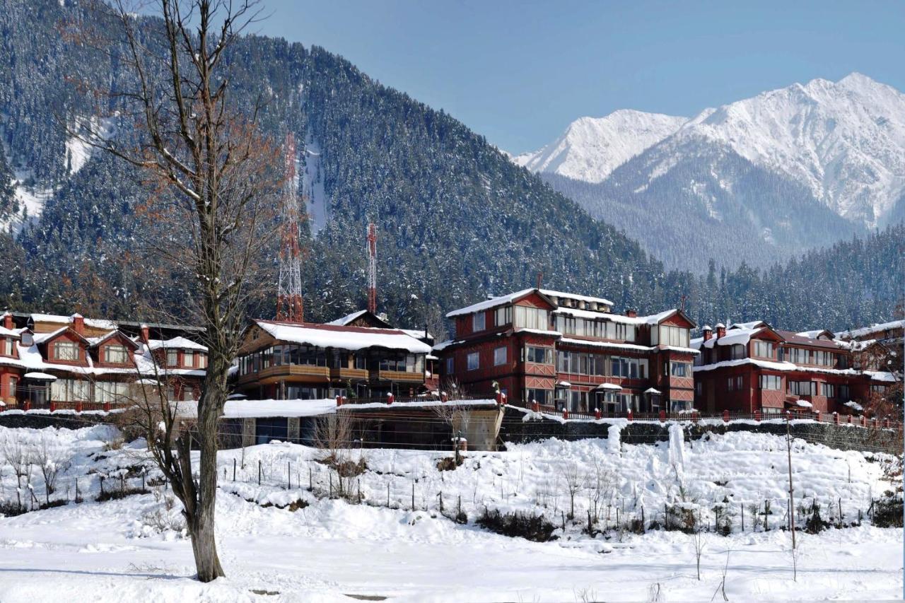 Pahalgam Hotel Exterior photo